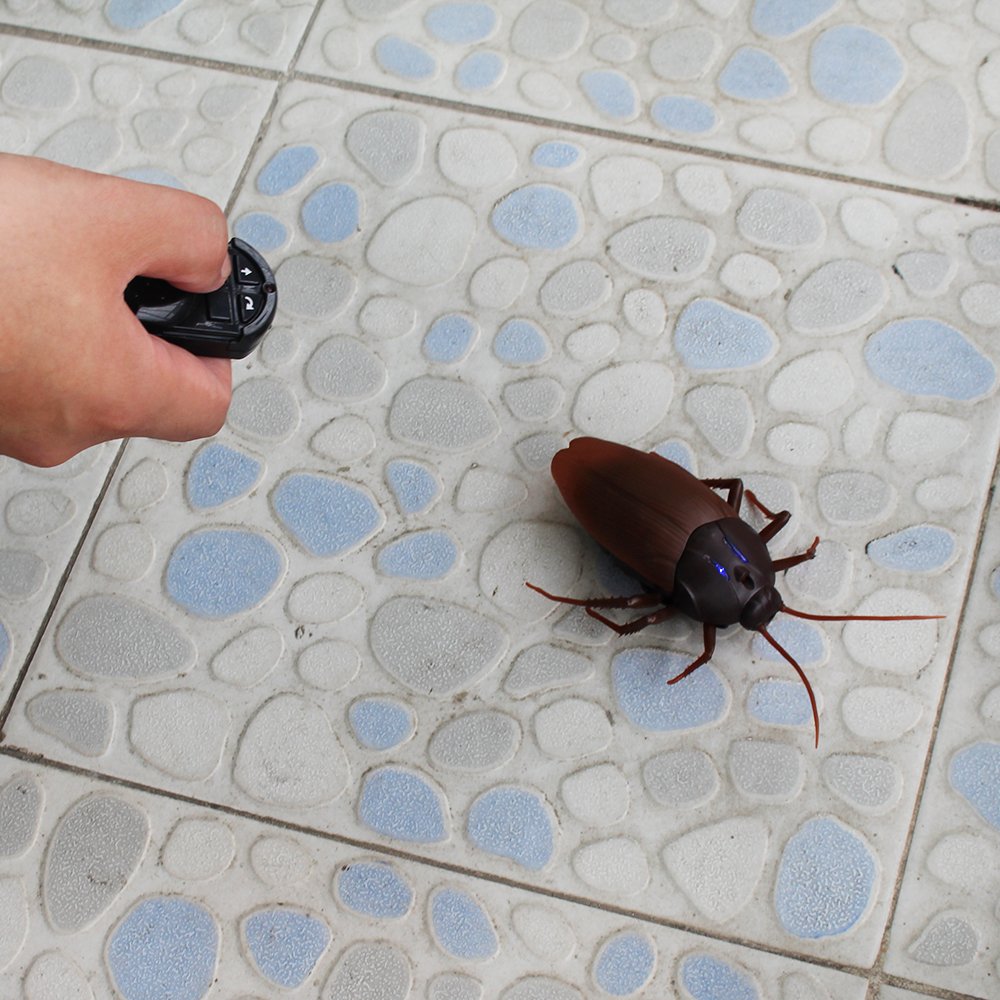 Tipmant RC Cockroach Roach Remote Control Insect Car Realistic Animal Fake Electric Kids Prank Tricky Toy for Halloween Christmas