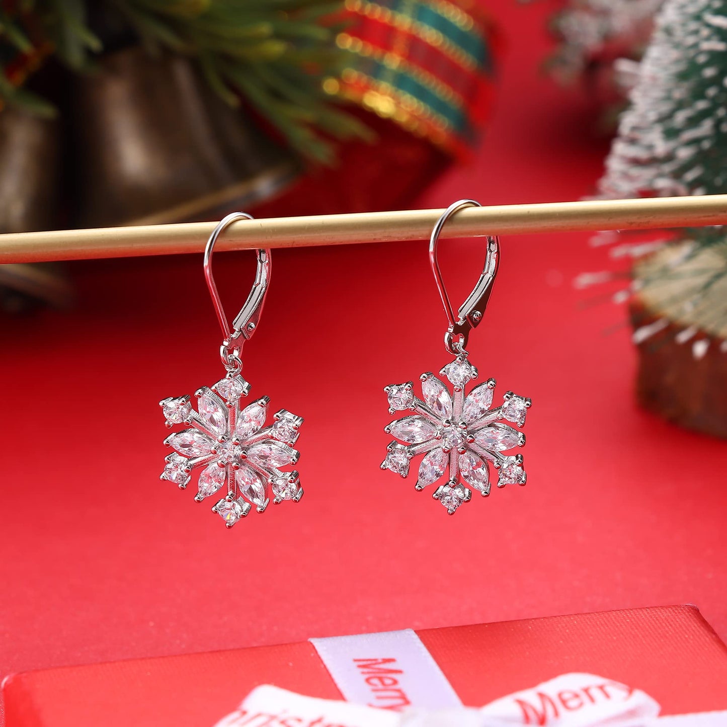 Milacolato Sterling Silver Snowflake Earrings for Women 18K Gold Plated Leverback Winter Drop Dangle Snowflake Earrings Holiday Xmas Christmas Jewelry Gifts WG