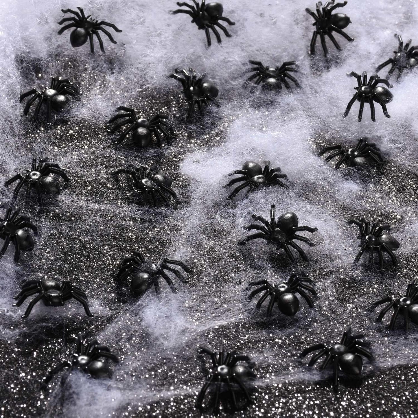 WHXGQ 500 Pcs Plastic Bats Spiders Halloween Mini Bats and Fake Spiders for Decorations Creepy Scary Prank Toys Plastic Insec Toys Halloween Miniatures