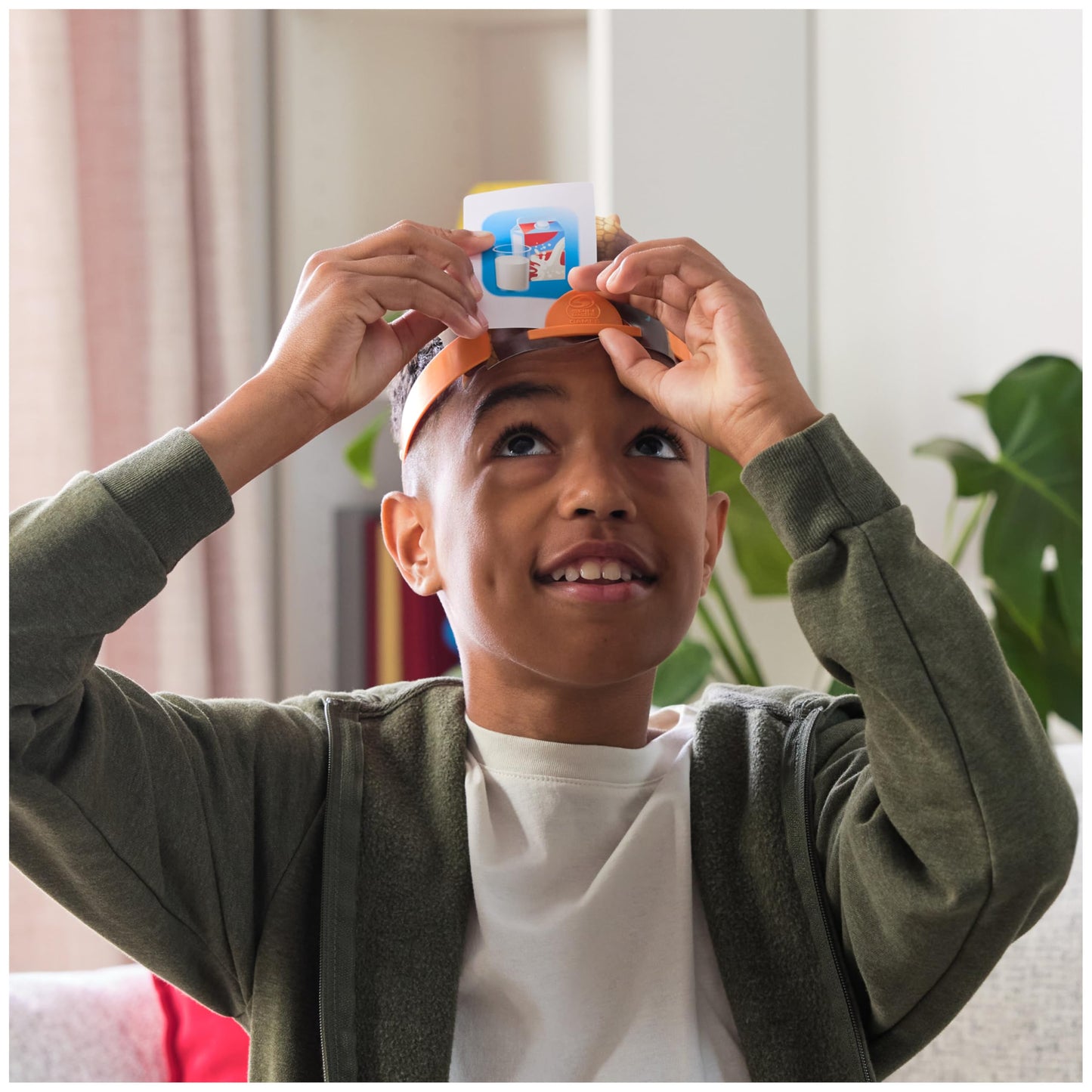 Spin Master Games, Hedbanz 2023 Edition with New Cards, Picture Guessing Board Game, for Family & Kids, 2-6 Players, for Ages 6 & Up