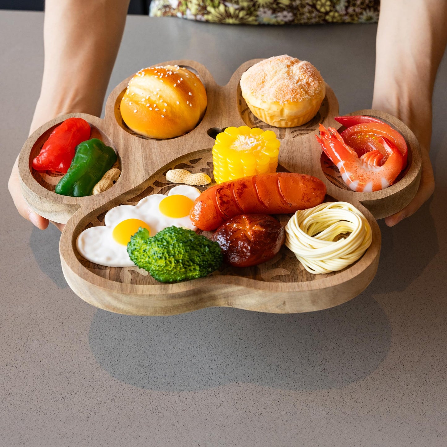 Paw Shaped Charcuterie Board, Acacia Wood Dog Cutting Board 11.8 x 11 Inch Paw Printing Serving Tray Chesse Boards Party Supplies for Christmas Housewarming Birthdays