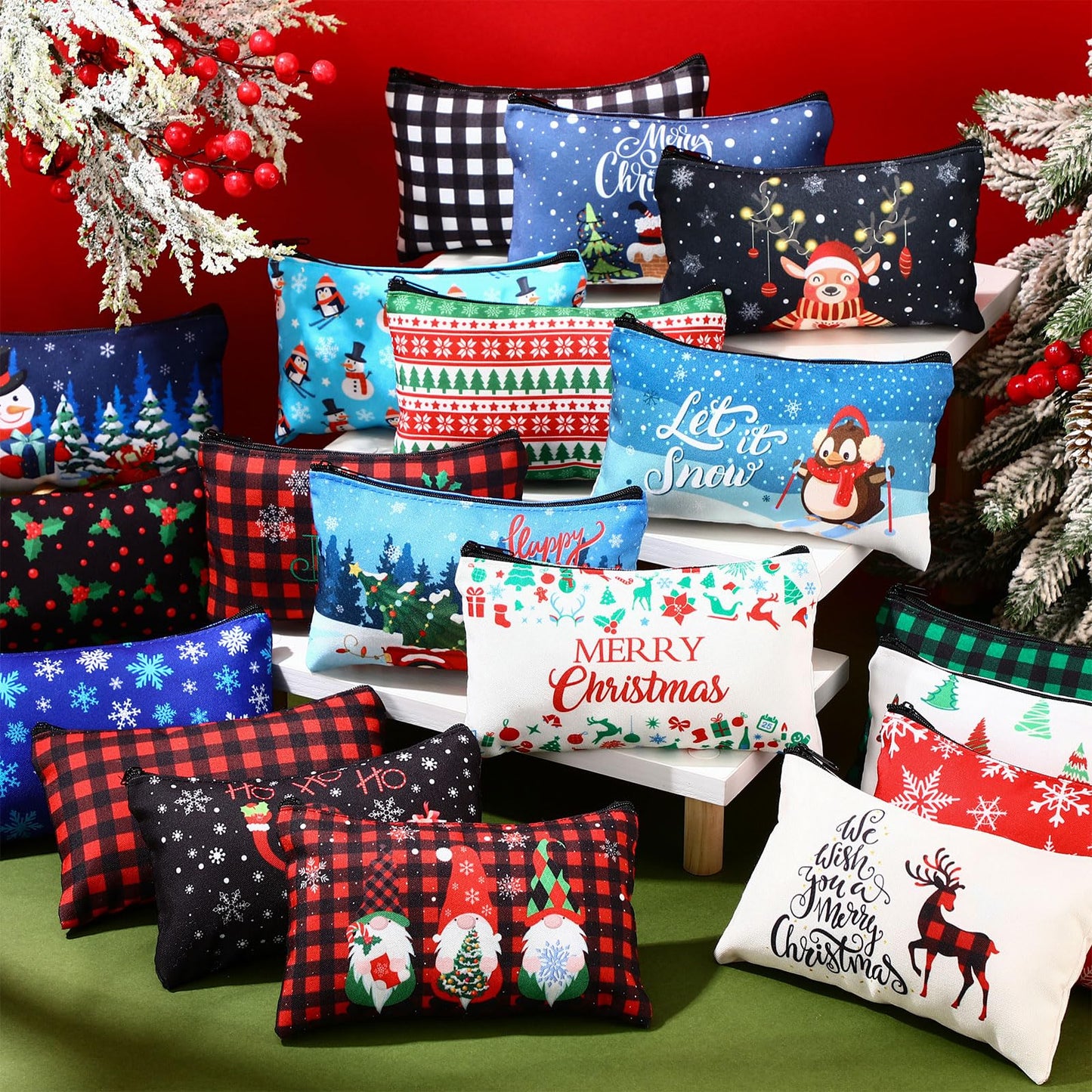 Reginary 60 Pcs Christmas Makeup Bags Bulk Xmas Cosmetic Bags 7 x 4.3 Inches Snowman Snowflake Santa Zipper Pouch Christmas Purses Gifts for Women